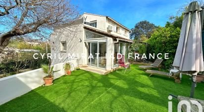 House 6 rooms of 130 m² in Six-Fours-les-Plages (83140)