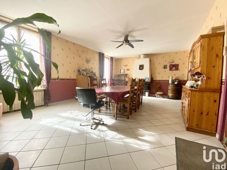 House 7 rooms of 170 m² in Ville-sur-Tourbe (51800)