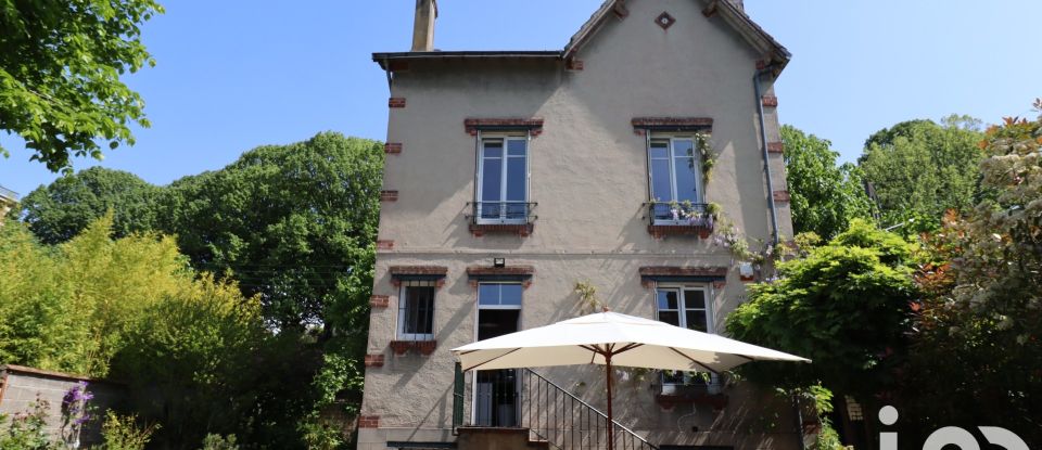 House 7 rooms of 160 m² in Chartres (28000)
