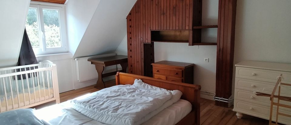 Maison traditionnelle 9 pièces de 130 m² à Plouézec (22470)