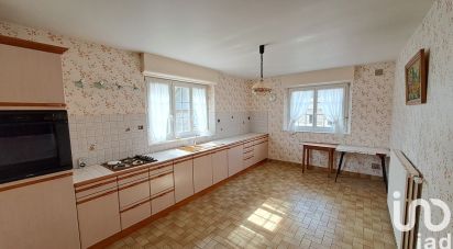 Maison traditionnelle 10 pièces de 298 m² à Lamballe (22400)