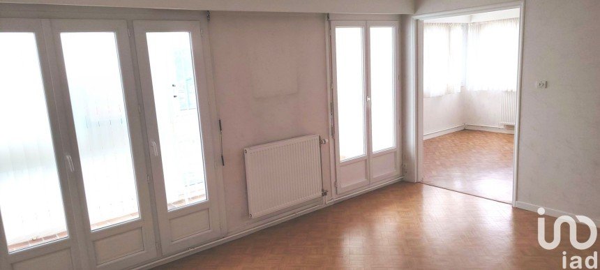 Appartement 5 pièces de 100 m² à La Roche-sur-Yon (85000)
