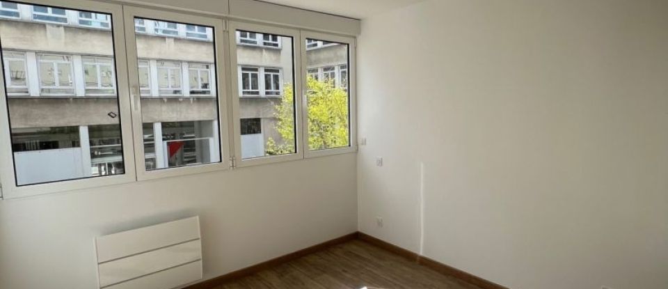 Apartment 4 rooms of 92 m² in Reims (51100)