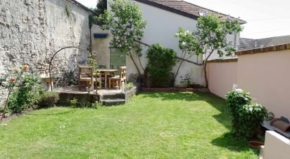 House 8 rooms of 241 m² in Villevaudé (77410)