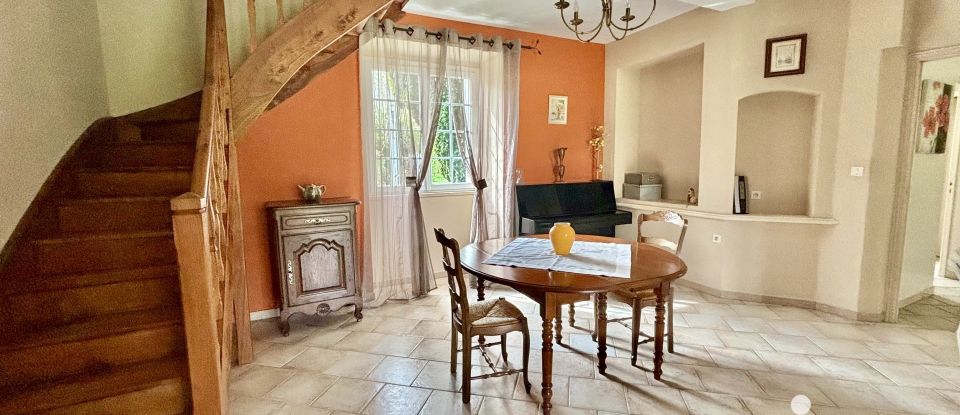 House 9 rooms of 229 m² in Barbezieux-Saint-Hilaire (16300)