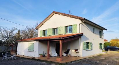 House 6 rooms of 138 m² in Saint-Cyr-sur-Menthon (01380)