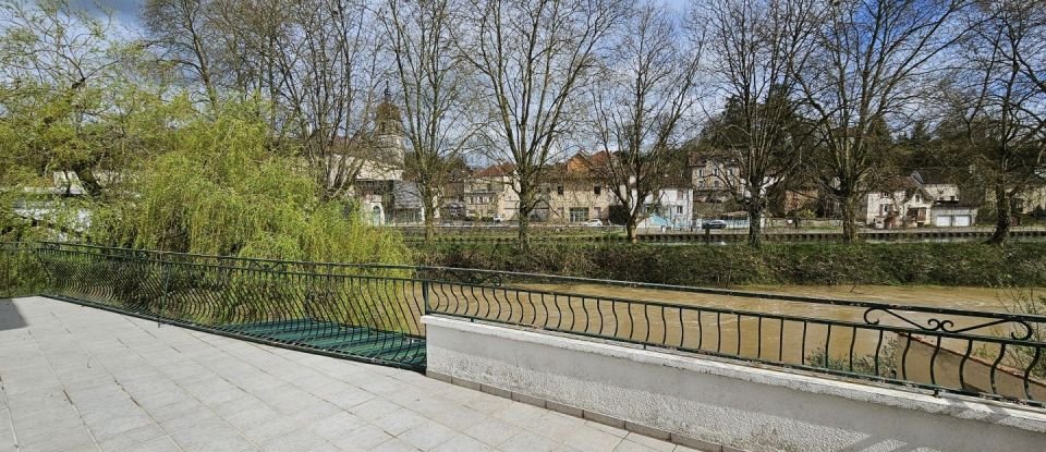Maison 9 pièces de 237 m² à Port-sur-Saône (70170)
