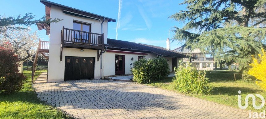 Traditional house 7 rooms of 179 m² in Feurs (42110)