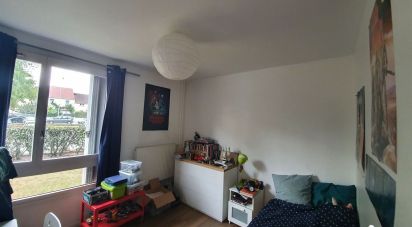 Apartment 3 rooms of 84 m² in Crosne (91560)