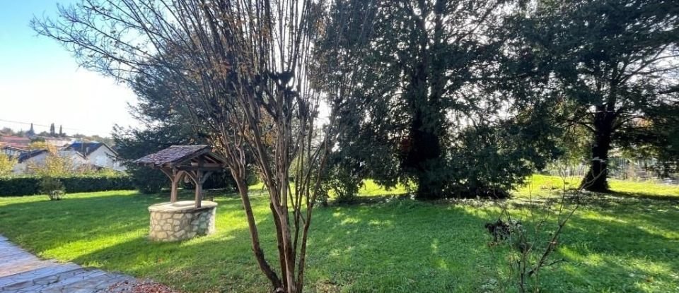 House 6 rooms of 160 m² in Ribérac (24600)
