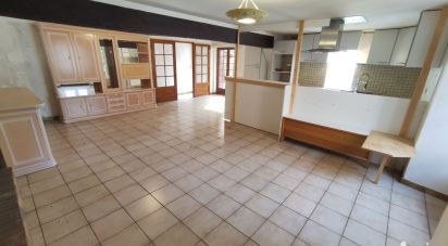 House 5 rooms of 89 m² in Lussac-les-Châteaux (86320)