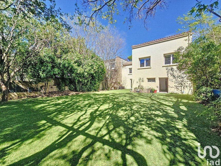House 7 rooms of 180 m² in Béziers (34500)