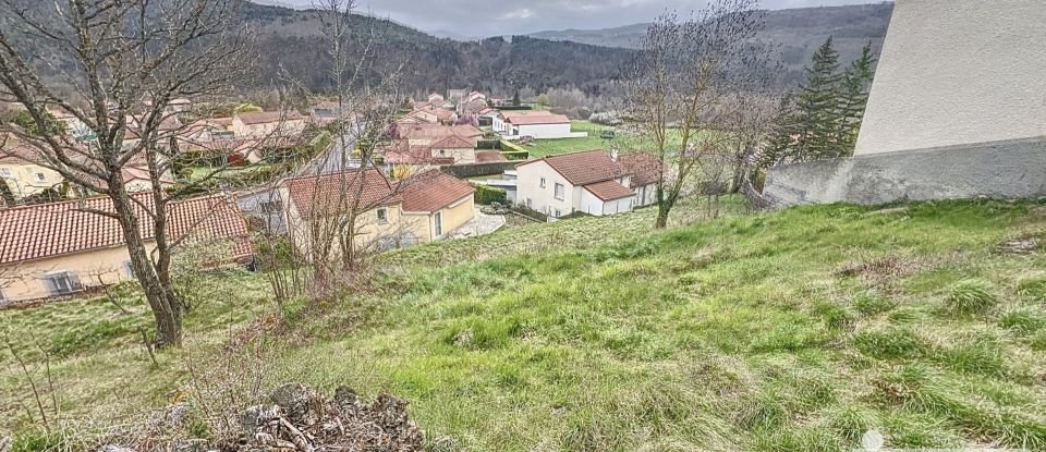 Land of 1,202 m² in Coubon (43700)