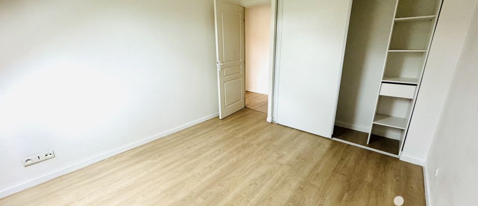 Apartment 3 rooms of 65 m² in Claye-Souilly (77410)