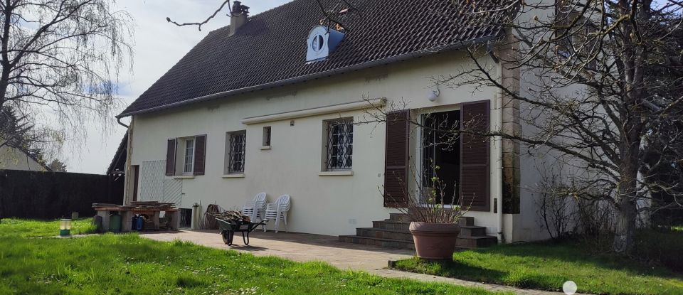Maison traditionnelle 8 pièces de 220 m² à Cernay-la-Ville (78720)