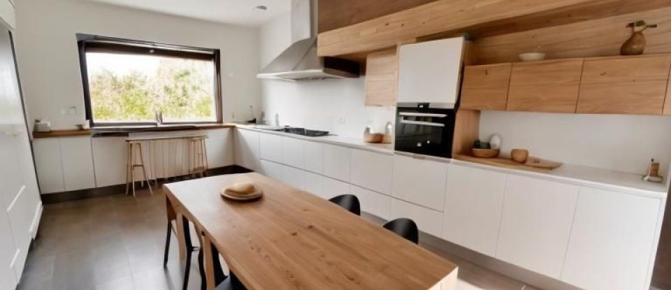 Appartement 4 pièces de 90 m² à Beaucaire (30300)