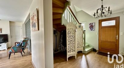 House 6 rooms of 167 m² in Guillac (56800)