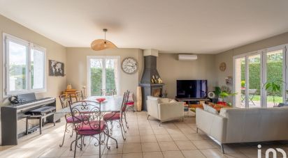 Maison traditionnelle 7 pièces de 201 m² à Savigny (69210)