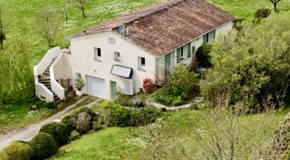 House 8 rooms of 193 m² in Montmoreau-Saint-Cybard (16190)