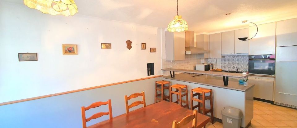 House 8 rooms of 196 m² in Jussey (70500)