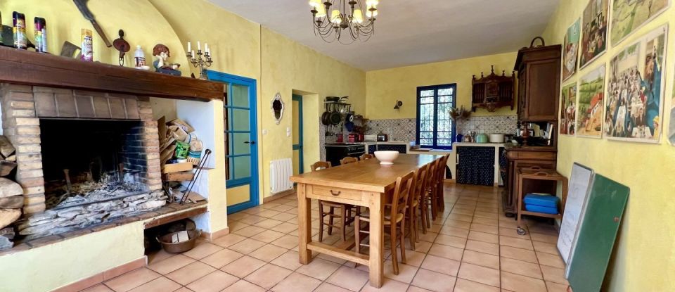 House 11 rooms of 321 m² in Sarrians (84260)