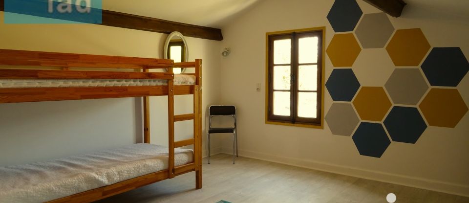 Traditional house 9 rooms of 260 m² in Saint-Romain-et-Saint-Clément (24800)