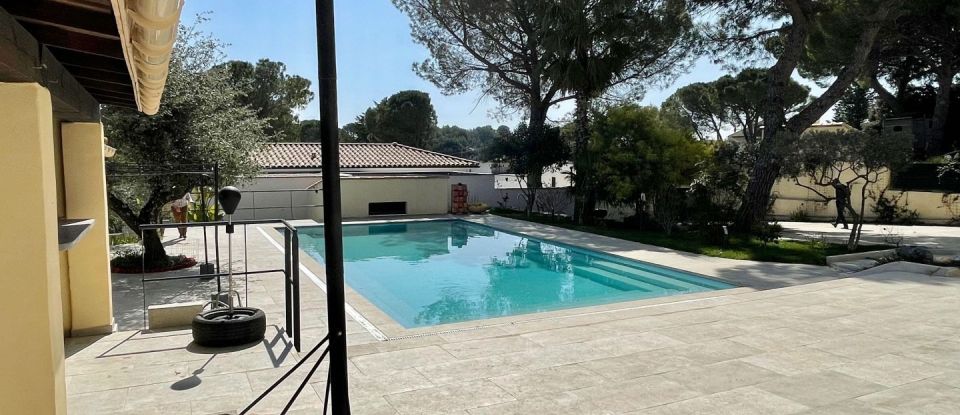 House 11 rooms of 330 m² in Nages-et-Solorgues (30114)