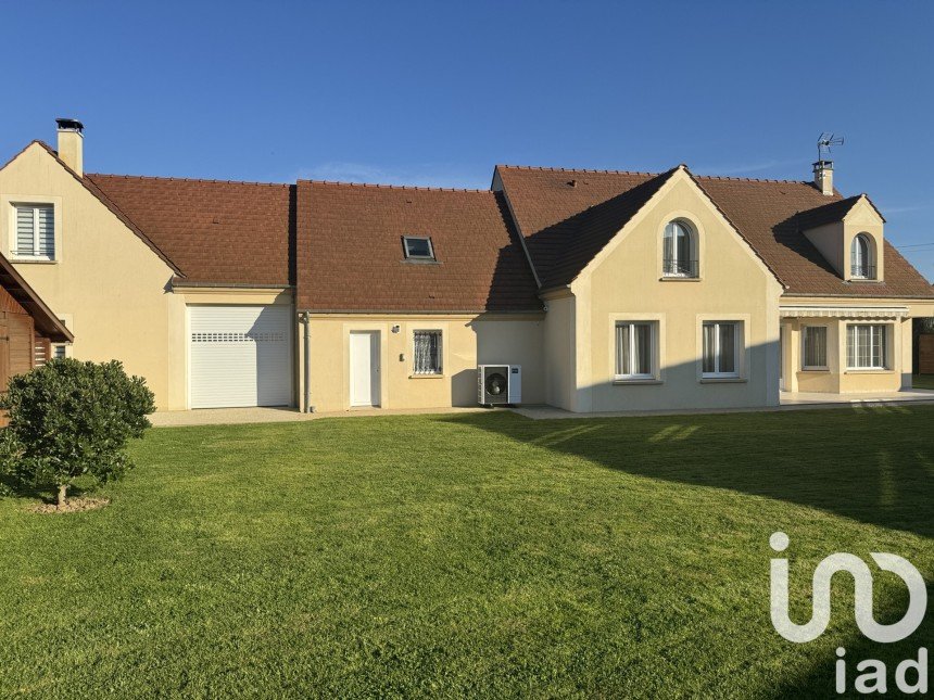 Maison traditionnelle 8 pièces de 260 m² à Presles-en-Brie (77220)