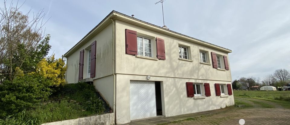 House 5 rooms of 98 m² in Les Herbiers (85500)