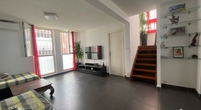 Appartement 5 pièces de 93 m² à - (97690)