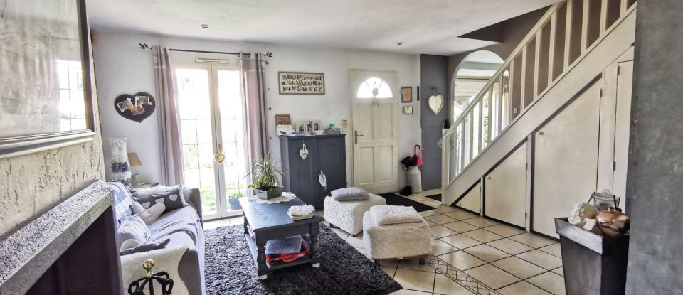 House 7 rooms of 130 m² in Gouvieux (60270)