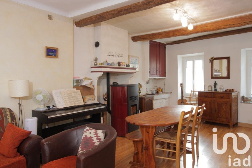 Village house 5 rooms of 116 m² in Châteauneuf-de-Gadagne (84470)