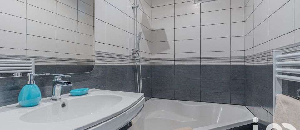 Apartment 3 rooms of 79 m² in Villard-Bonnot (38190)