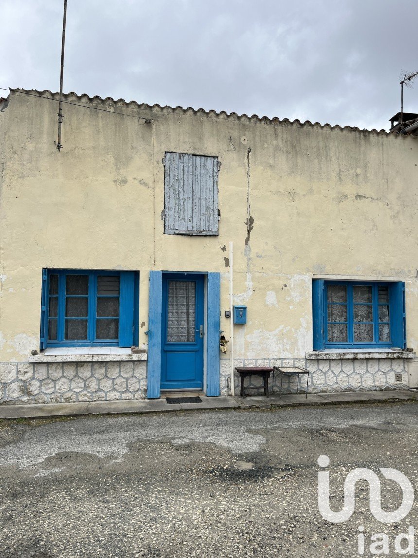 Town house 2 rooms of 36 m² in Saintes (17100)