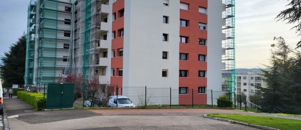 Apartment 4 rooms of 77 m² in Saint-Chamond (42400)