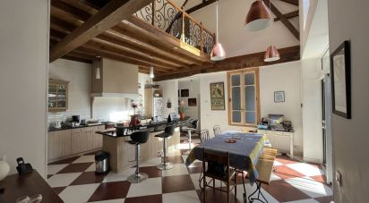 Maison traditionnelle 7 pièces de 275 m² à Ousse (64320)