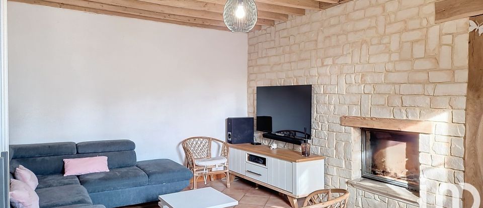 Maison traditionnelle 6 pièces de 120 m² à Ézy-sur-Eure (27530)