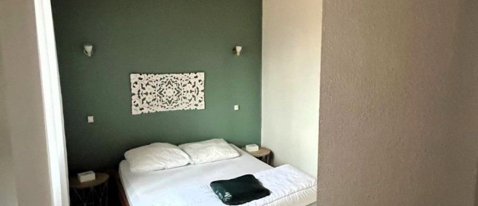 Lodge 6 rooms of 90 m² in Saint-Martial-de-Nabirat (24250)