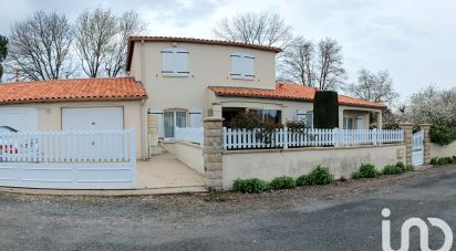 Traditional house 7 rooms of 194 m² in Saintes (17100)