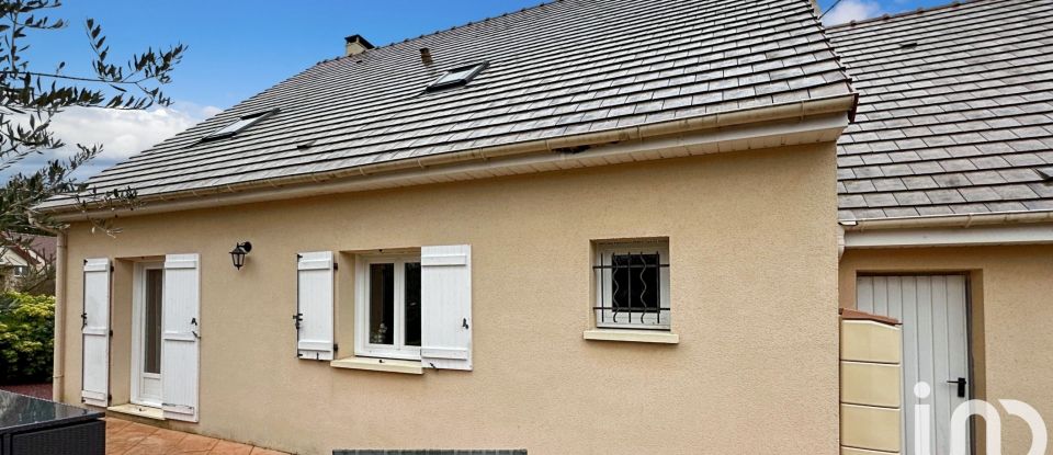 House 5 rooms of 126 m² in Moret Loing et Orvanne (77250)
