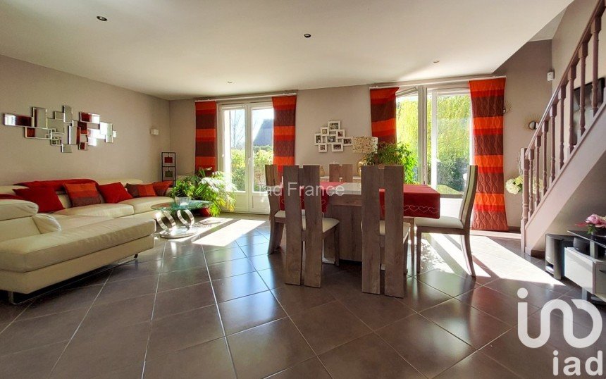 House 5 rooms of 130 m² in Montfort-l'Amaury (78490)
