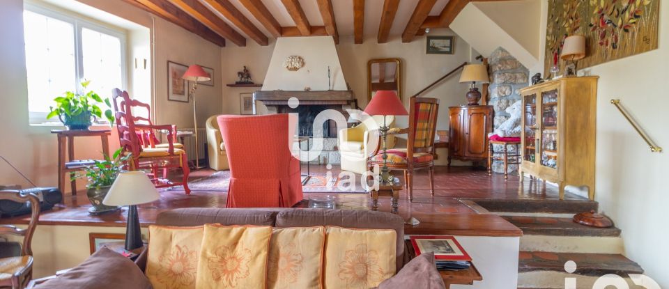 Country house 9 rooms of 199 m² in Fontenay-Mauvoisin (78200)