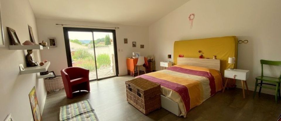House 4 rooms of 101 m² in Vaison-la-Romaine (84110)