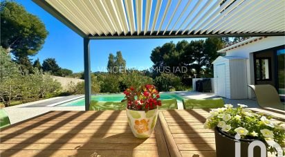 House 6 rooms of 189 m² in Six-Fours-les-Plages (83140)