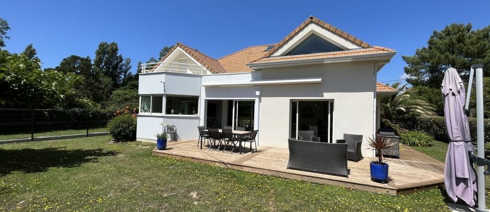 House 6 rooms of 166 m² in Pornichet (44380)