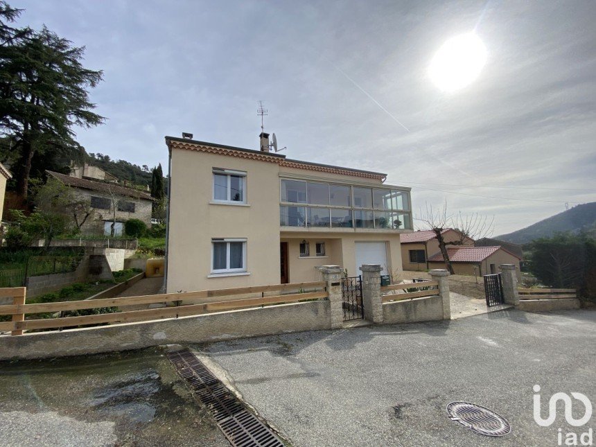 House 5 rooms of 133 m² in Saint-Laurent-du-Pape (07800)