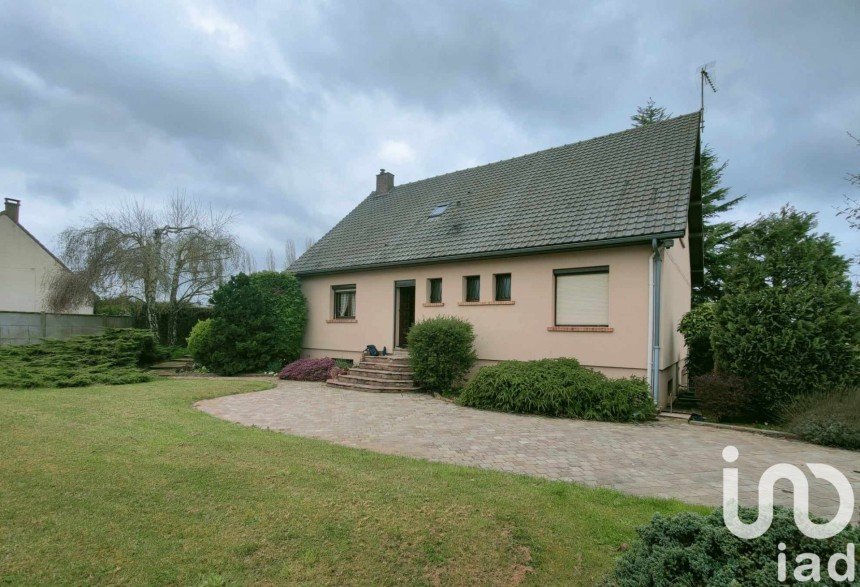 Maison traditionnelle 7 pièces de 160 m² à Houville-la-Branche (28700)