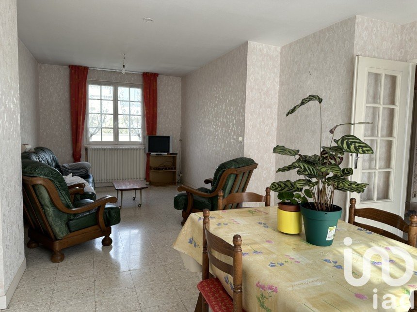 House 4 rooms of 97 m² in Lucé (28110)