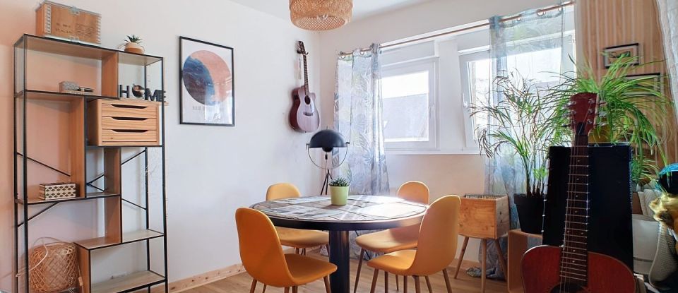 Apartment 4 rooms of 65 m² in Plonéour-Lanvern (29720)