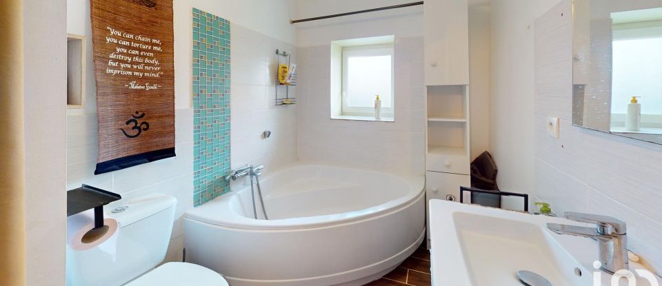 Apartment 4 rooms of 65 m² in Plonéour-Lanvern (29720)